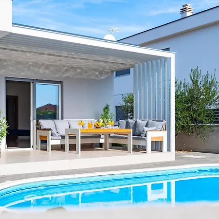 Dom wakacyjny Jadrija Szybenik