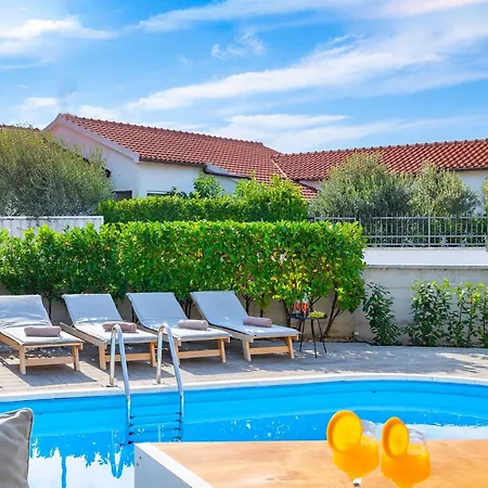 Jadrija Dom wakacyjny *