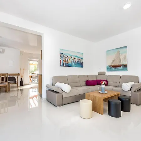 Dom wakacyjny Jadrija Szybenik